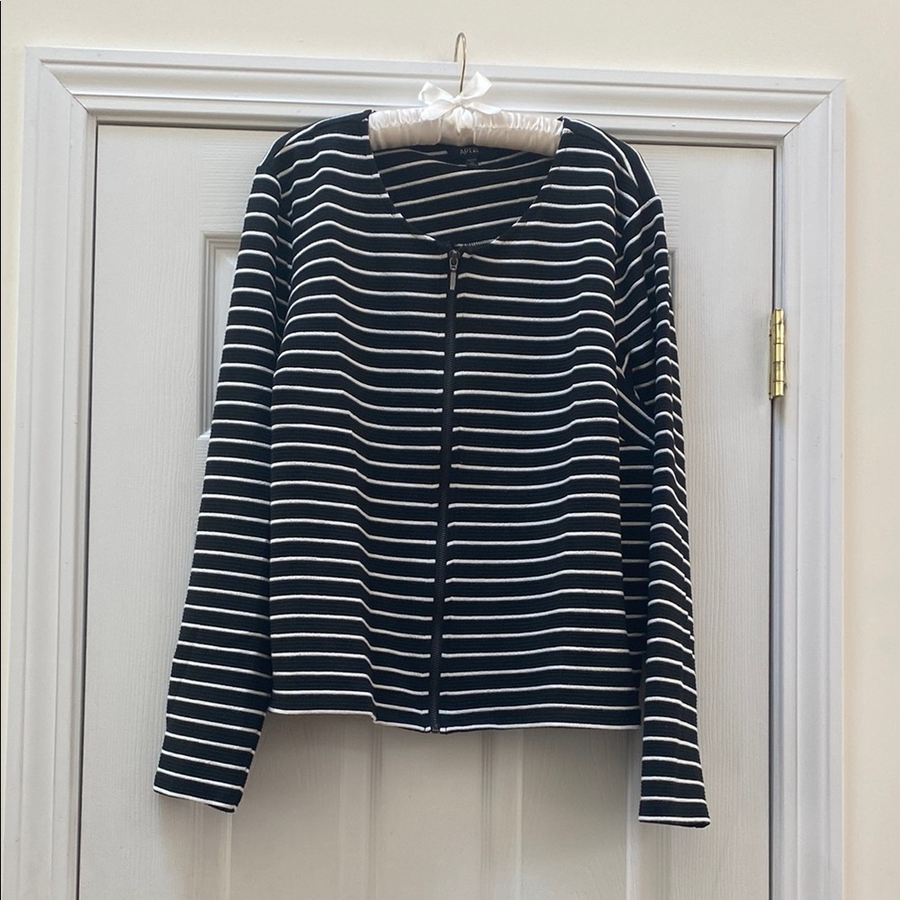 Black and White Striped Blazer / Jacket w/ Relaxed Fit, Size 2X, Apt. 9